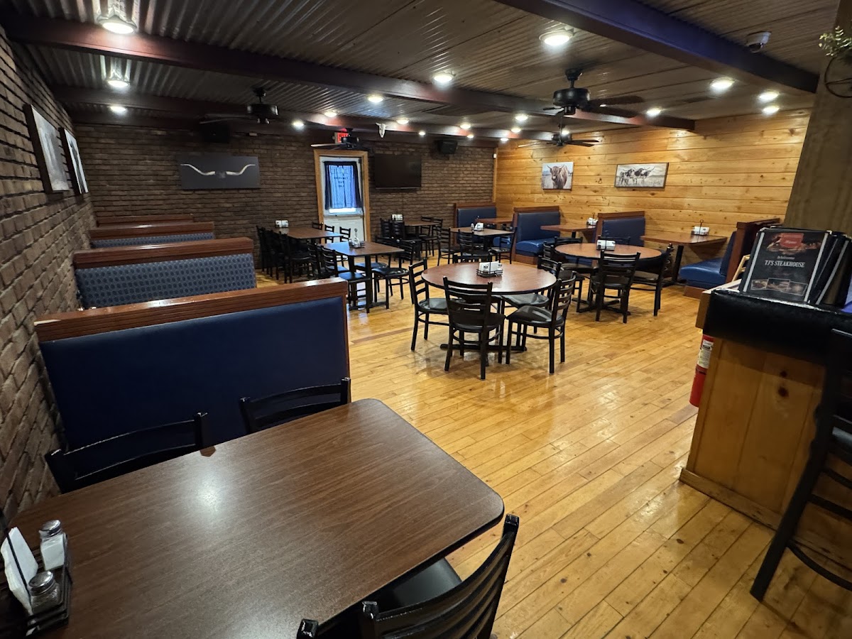 TJs Steakhouse & Tavern